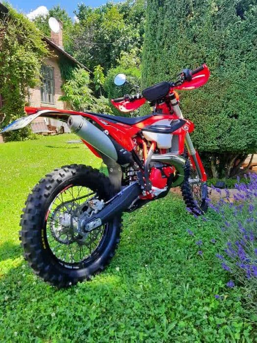 Beta 300rr enduro și supermoto