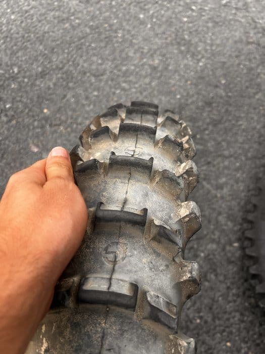 vand cauciucuri 19 cross