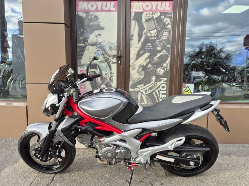 Suzuki SFV 650 Gladius ~ Garantie ~ Rate directe fără DOBÂNDA ~