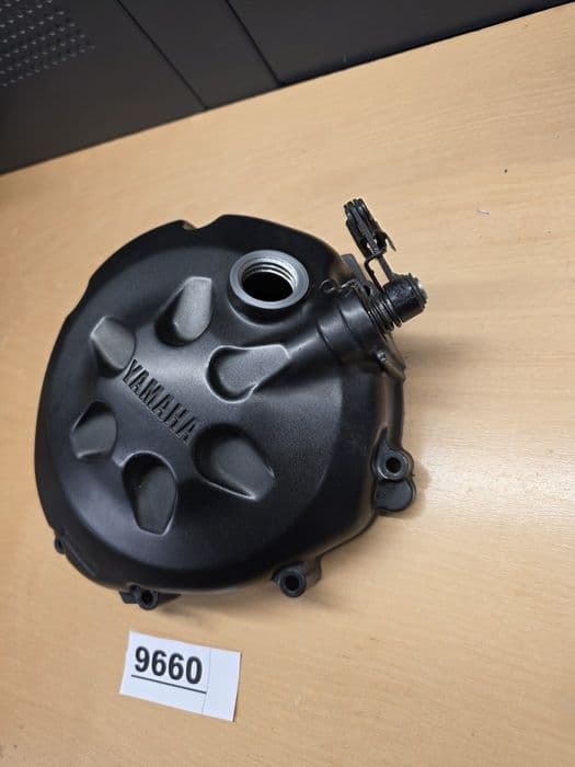 Capac motor ambreiaj cu tija dreapta Yamaha  FZ1 2006 2015