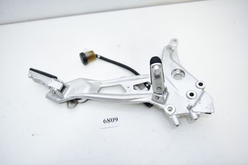 Suport scăriță cu pedală dreapta față BMW F900 R F900R K83