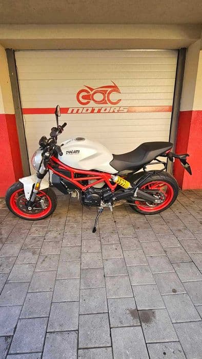 Cocmotors vinde cu revizie efect si garantie Ducati Monster 797, 73 cp