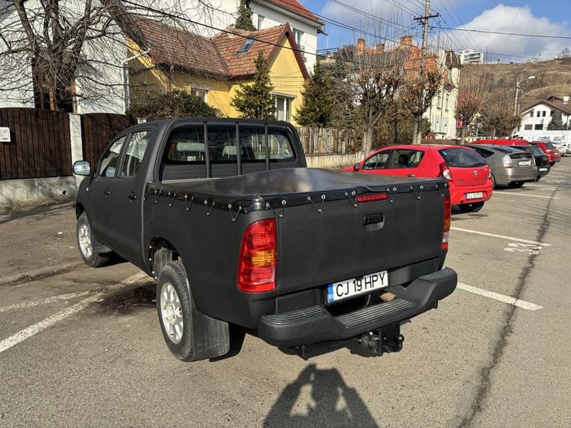 Vând Toyota Hilux