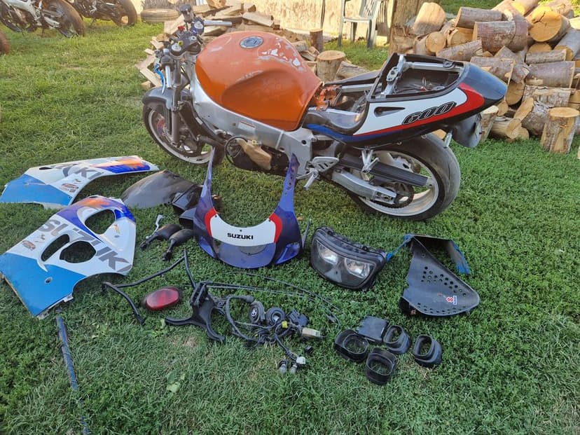 Vand Piese Suzuki GSX-R 600 Srad  1999