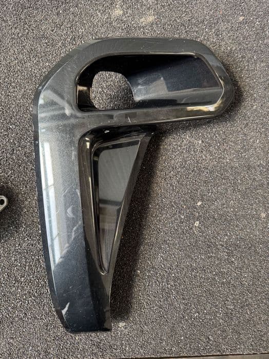 Grilă proiector și proiector Toyota hilux 2022 2024