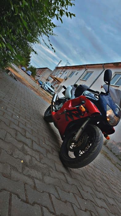 Vând honda cbr f4, sau schimb cu ATV