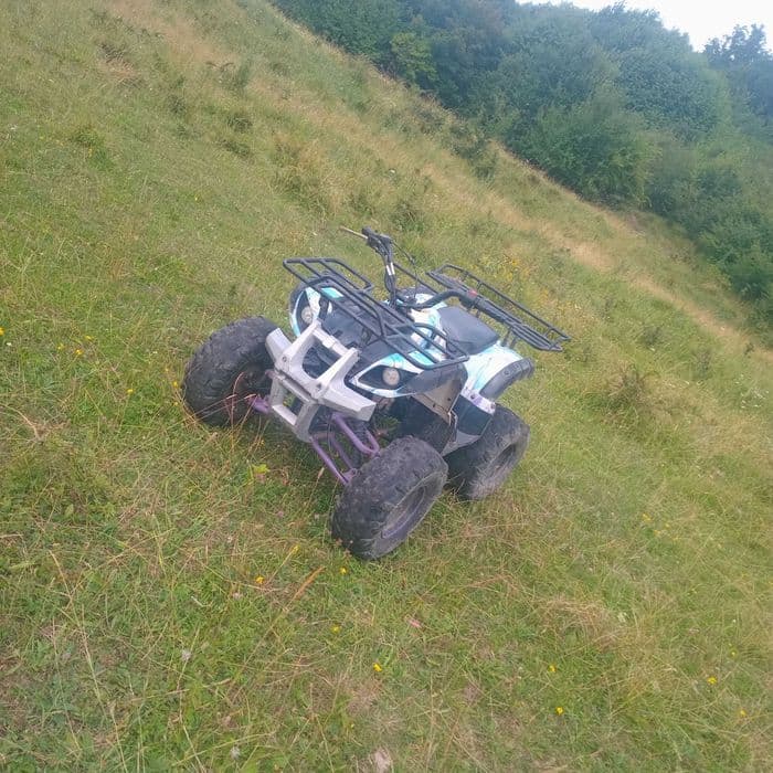 Vand atv marca hummer 125cc