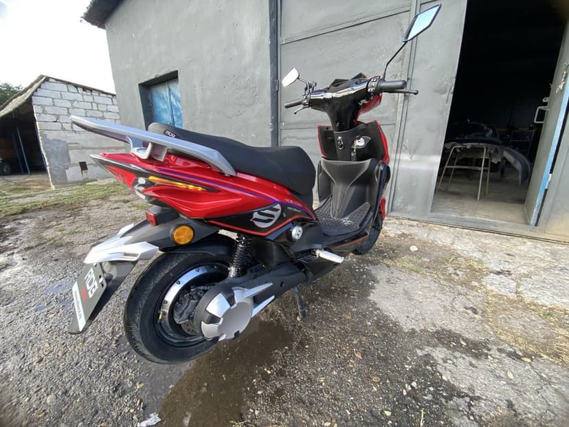 Scuter Now 3000w autonomie 70 km  vand sau schimb cu scuter pe benzina