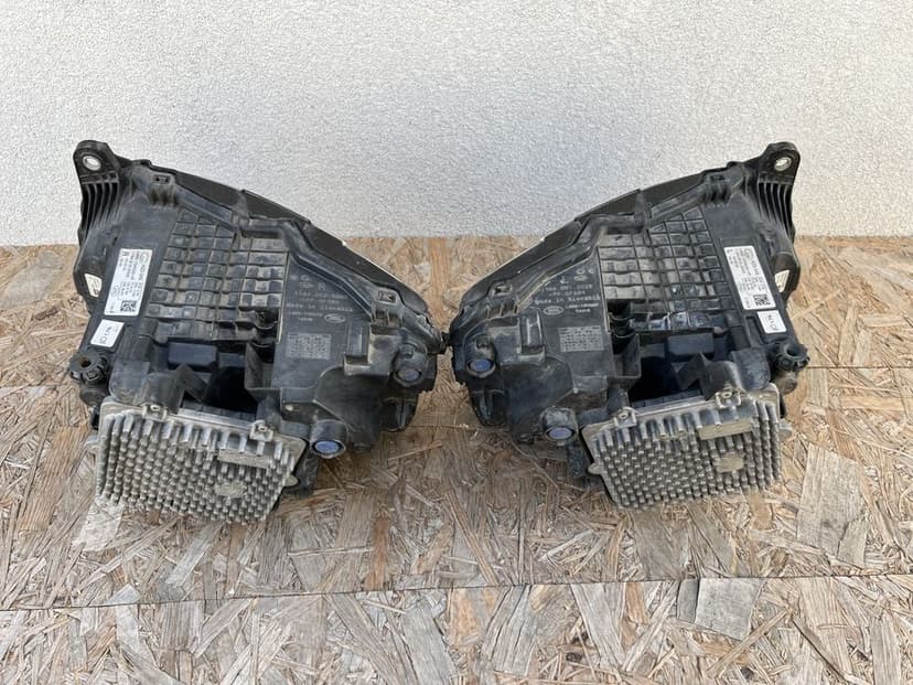 SET Far stanga dreapta Land Rover Defender Full LED Originale Europa