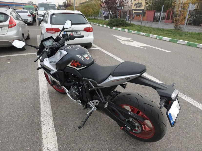 Vand Suzuki GSX-8R an 2024, garantie 2028 cu doar 1573km