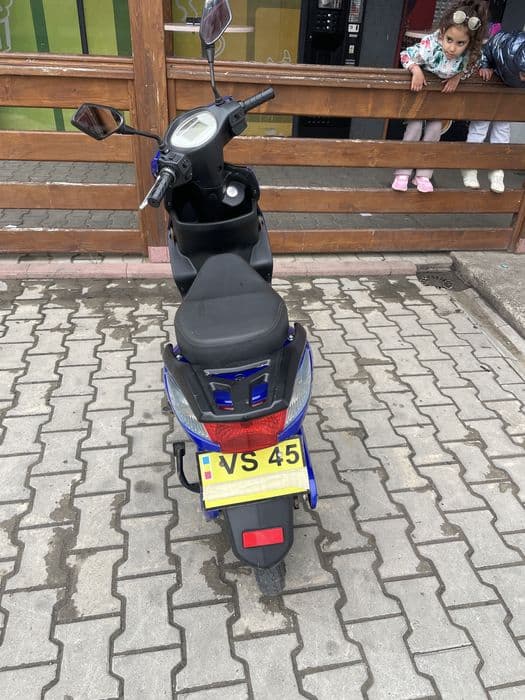 Scuter electric fara permis autonomie 30km viteza 30 arata 5-/10