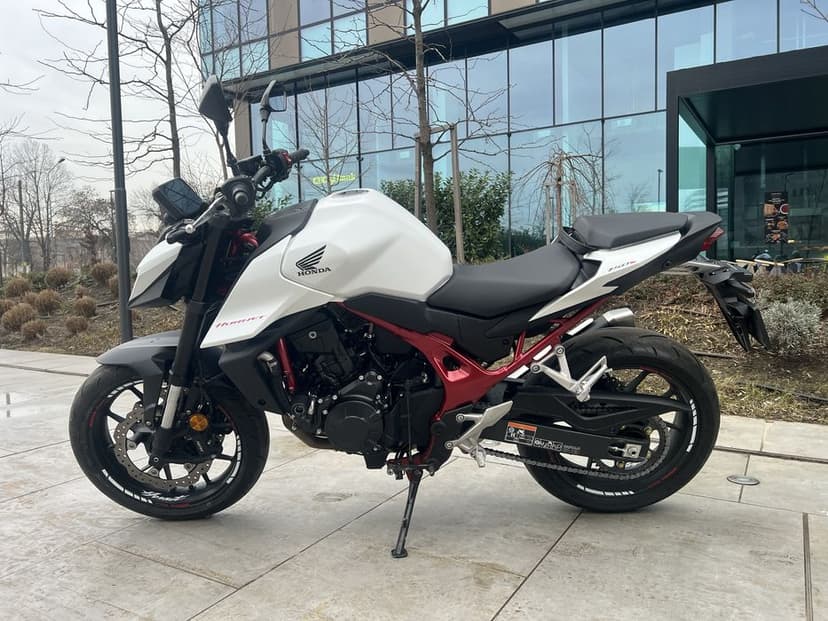 Honda CB 750 Hornet 2025 Full Led TCS ABS 765 km