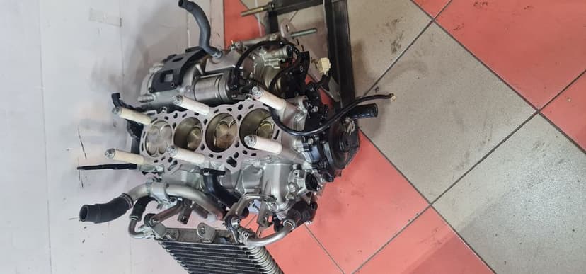 Vand motor Yamaha R1 2015