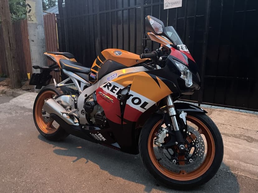 Honda CBR 1000RR SC59 Repsol NU Ducati,Yamaha,Suzuki,Kawasaki,Aprilia