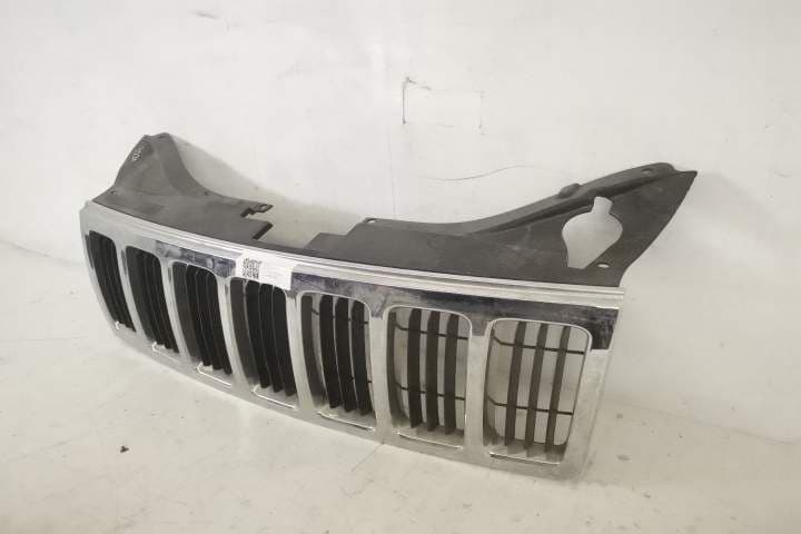 Grila Centrala Radiator Originala In Stare Buna Jeep  Grand Cherokee