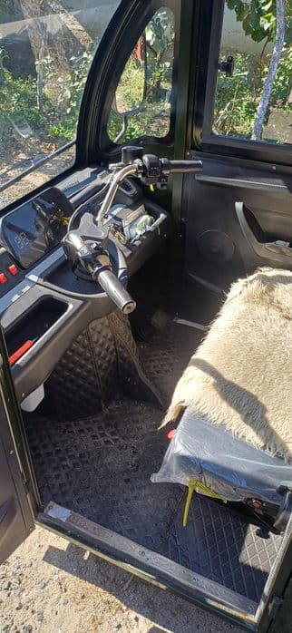 Triciclu electric cu cabina dubla și bena