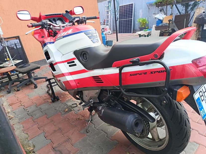 Vand Honda CBR 1000F
