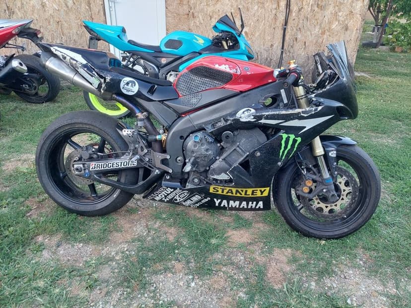 Vand Piese Yamaha YZF R1     2006