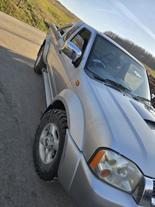 Nissan Navara D22
