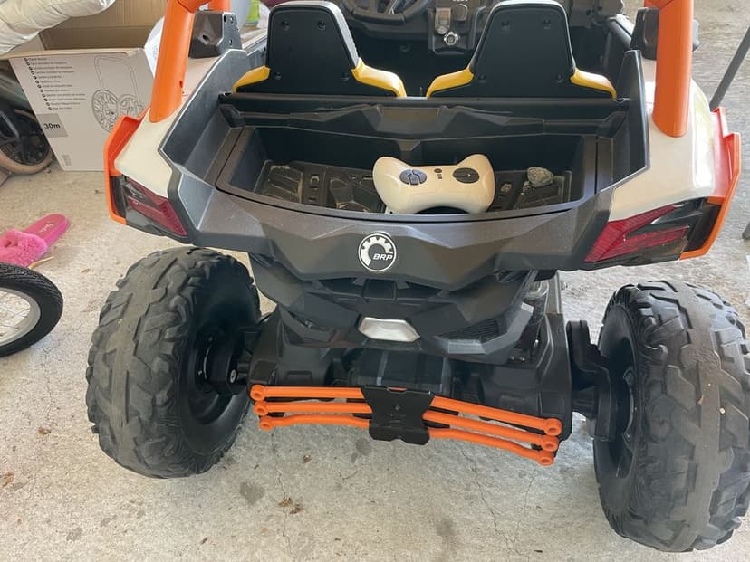 Masinuta UTV electric Premier Can-Am Maverick Speed RC, 2 locuri, 24V