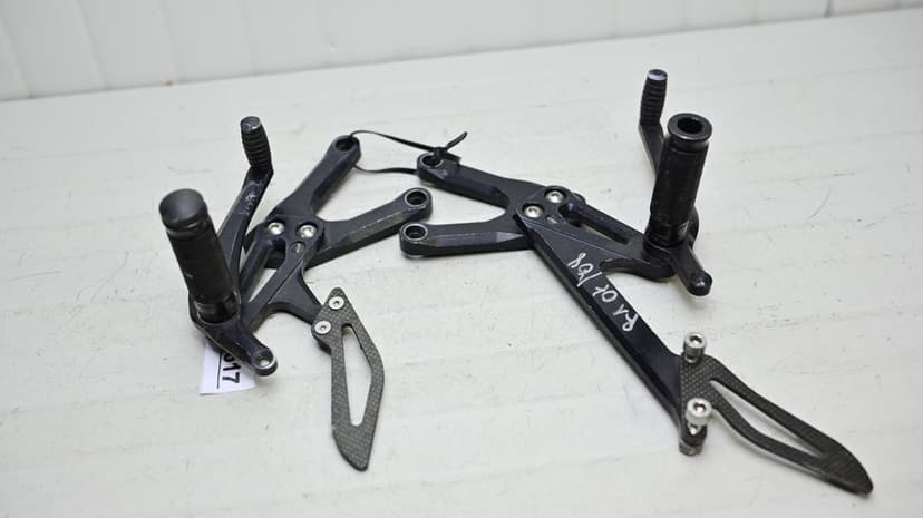 Set Scarite Fata Cu Pedala Schimbator Frana Stanga Dreapta Yamaha R1