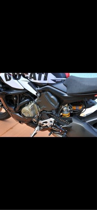 Ducati Streetfighter V4s
