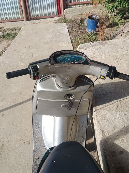 Vând scuter Piaggio zip