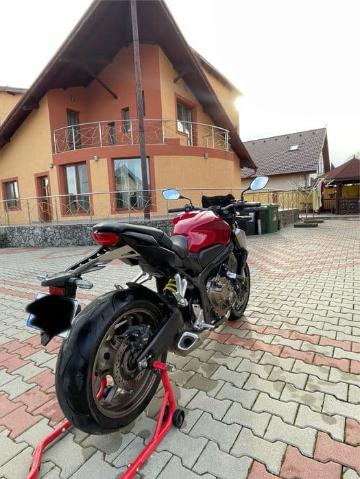 Honda CB650R 2021 A2 14.000km