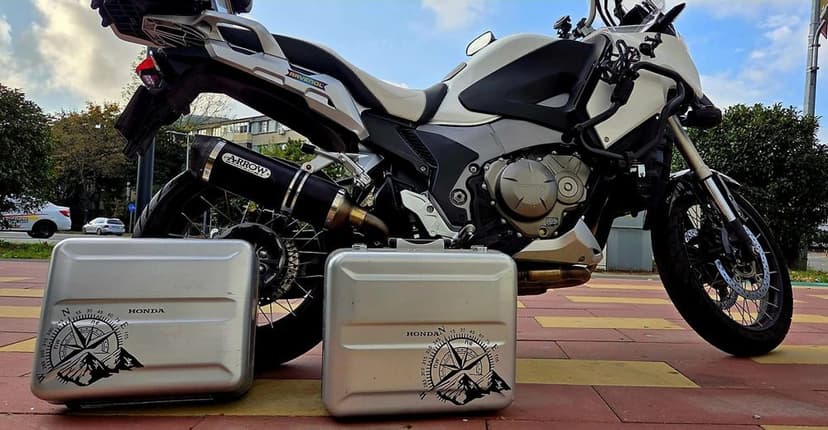 Honda VFR 1200x Crosstourer cu accesorii premium