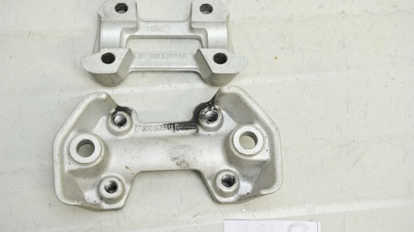 Riser Superior Inferior Prindere Ghidon Ducati Monster 696