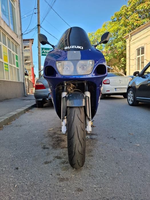 Vând Suzuki GSX-R 600 SRAD 1999