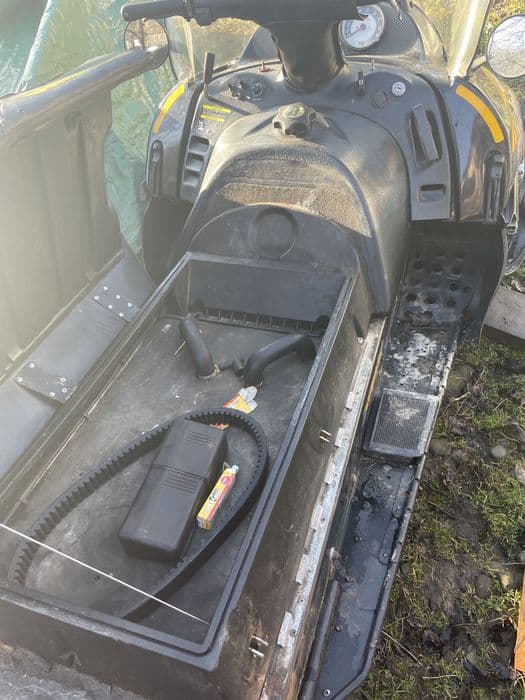 Snowmobil  bombardier can am  600 cm