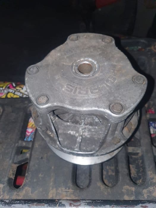 Dezmembrez polaris sportsman 700 si kawasaki 650 750