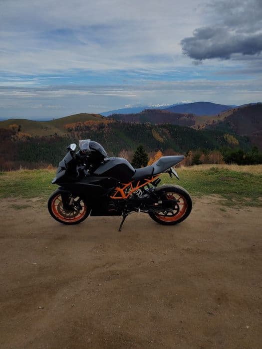 Vând ktm rc 125 15 cp 2016