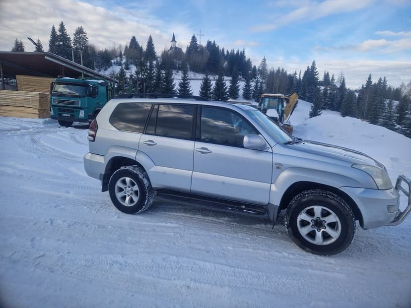 Vînd Toyota land CRUISER