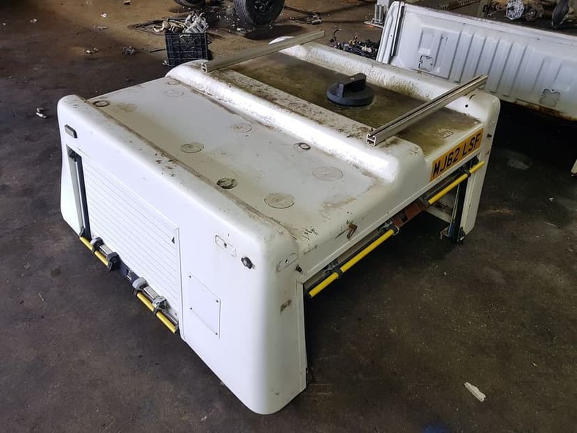 Hardtop Toyota Hilux VII (Facelift 2011) 2010 - 2015 SUV 4 Usi Alb (640)