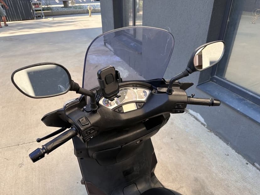 Vand/Schimb Scuter Yamaha Xmax 250cc!