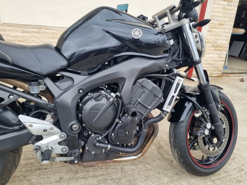 Yamaha FZ6 S2 Black edition