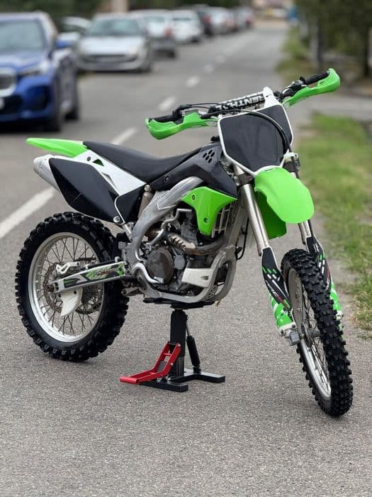 Vând Kawasaki KXF 450 2010 impecabil/1999€neg!