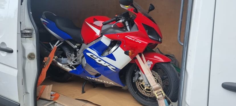 Vand Honda cbr 600f. Schimb cu touring sau choper/cruiser