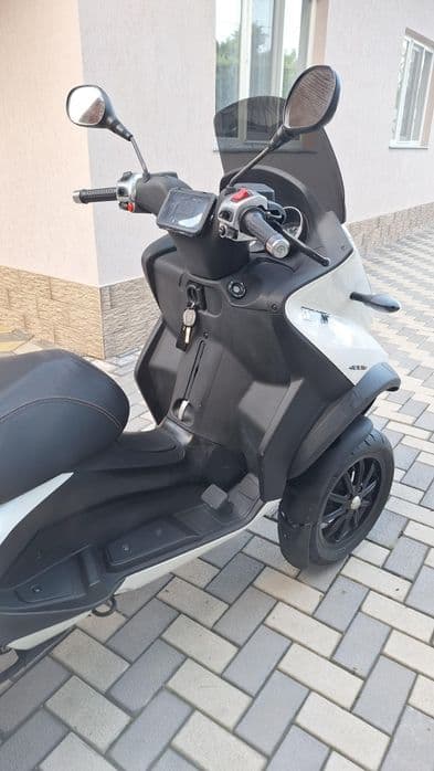 Piaggio MP3 400 Lt (categoria B)