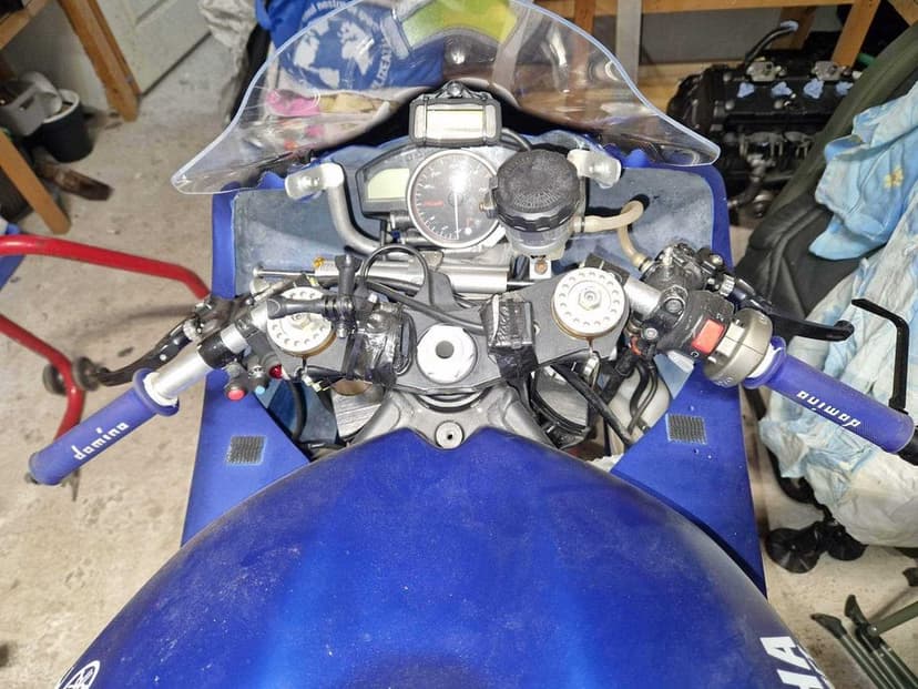 Yamaha R6 full race • Pregătită pistă circuit