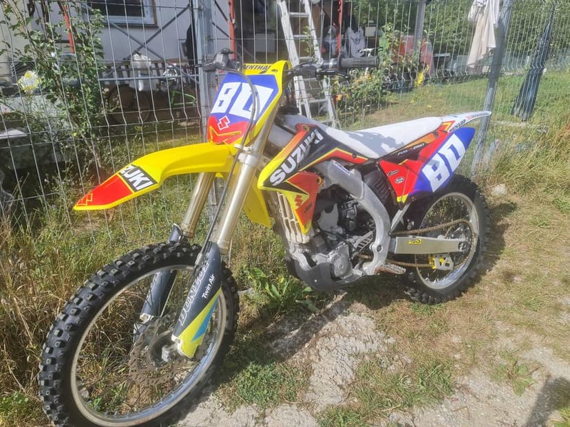 Suzuki rmz 250 . 2012  foarte bine intreținut, schimb cu wv t4