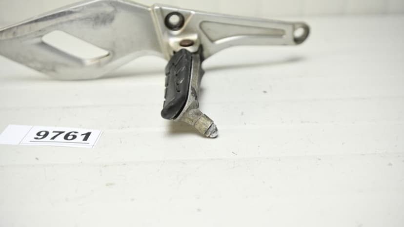 Honda VFR1200F 2010 Suport scarita dreapta pilot fata