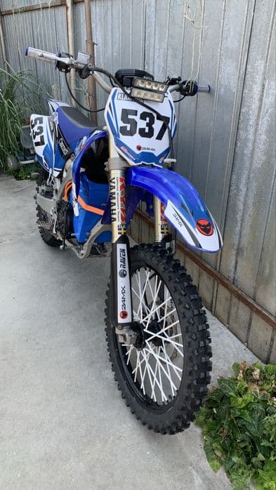 Motocicleta electrica Yamaha 450 alternativa surron ultra bee light