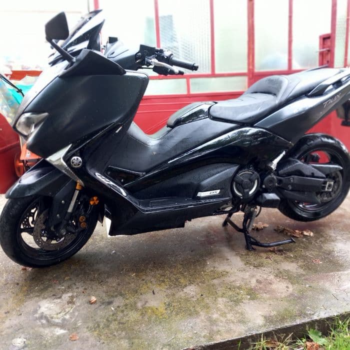 Vând scuter Yamaha Tmax 530DX!