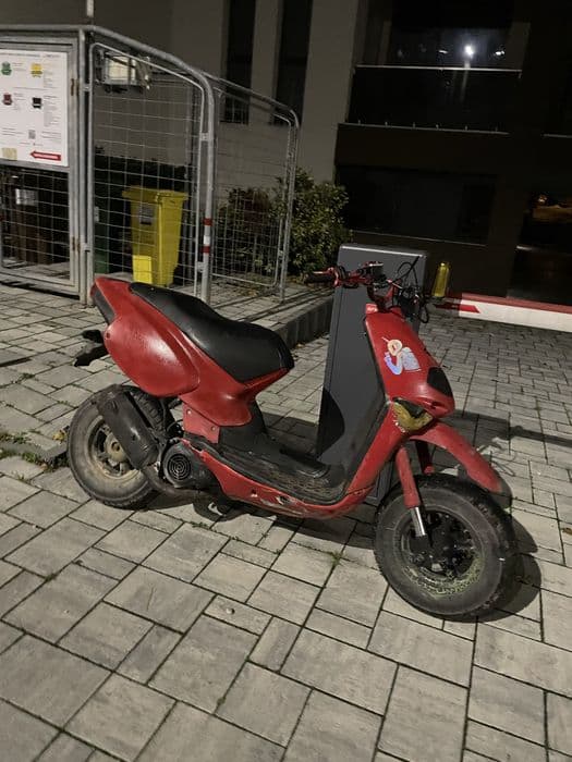 Vand scuter aprilia rally 80 cc sport in stare perfecta
