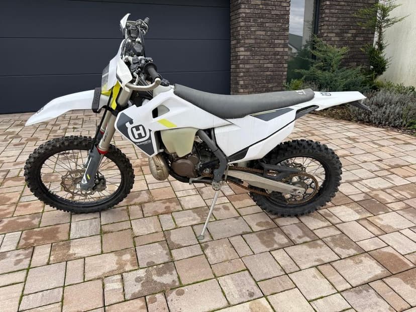 Cross Husqvarna TE 250 L – 2022 – ca nouă, doar 1 500 km!