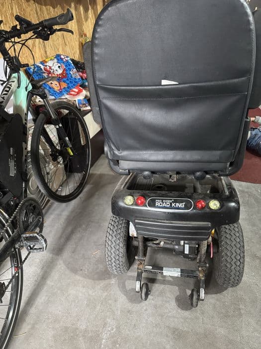 Scuter electric pentru persoane cu dizabilitati