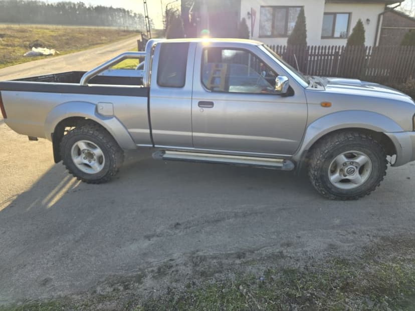 Nissan Navara D22